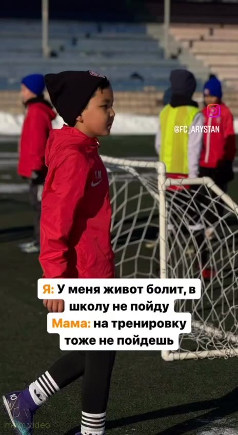 Кадр: Полина Гагарина поет «Больше не болит»