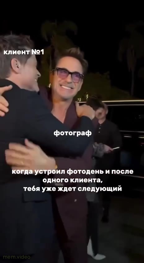 Кадр: Роберт Дауни Младший и Киллиан Мерфи обнимаются