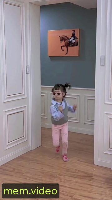 Кадр на 0:03