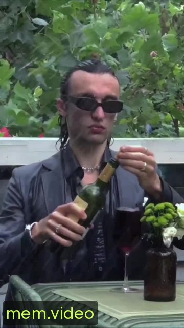 Кадр на 0:03