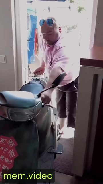 Кадр на 0:01