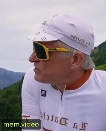 Кадр на 0:02