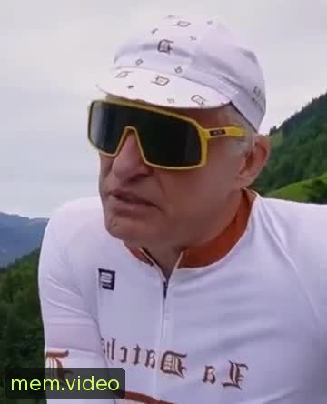 Кадр на 0:02