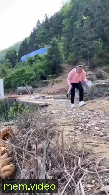 Кадр на 0:05