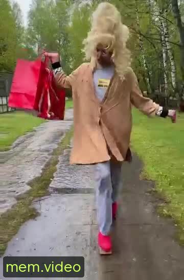 Кадр на 0:04