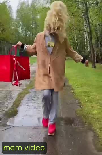 Кадр на 0:06