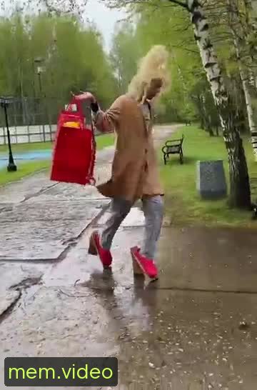 Кадр на 0:12