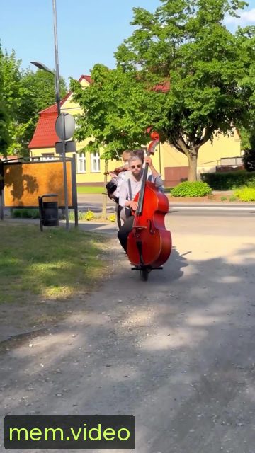 Кадр на 0:15