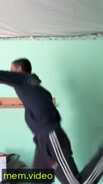 Кадр на 0:12