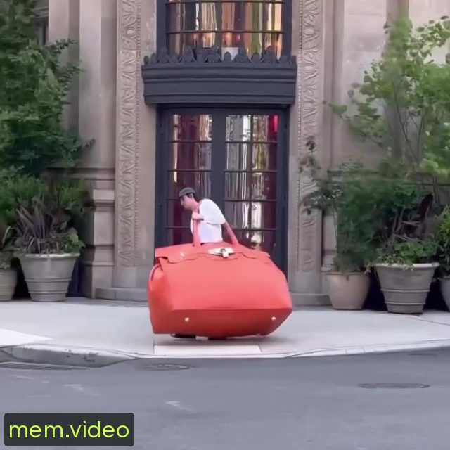 Кадр на 0:01