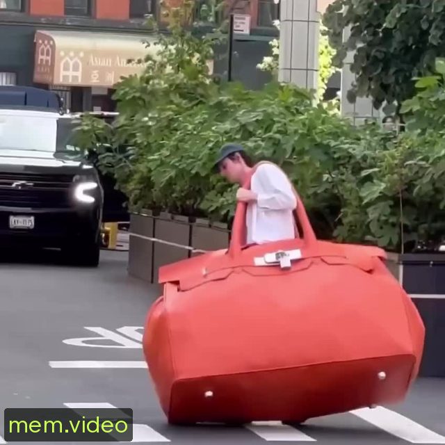 Кадр на 0:06
