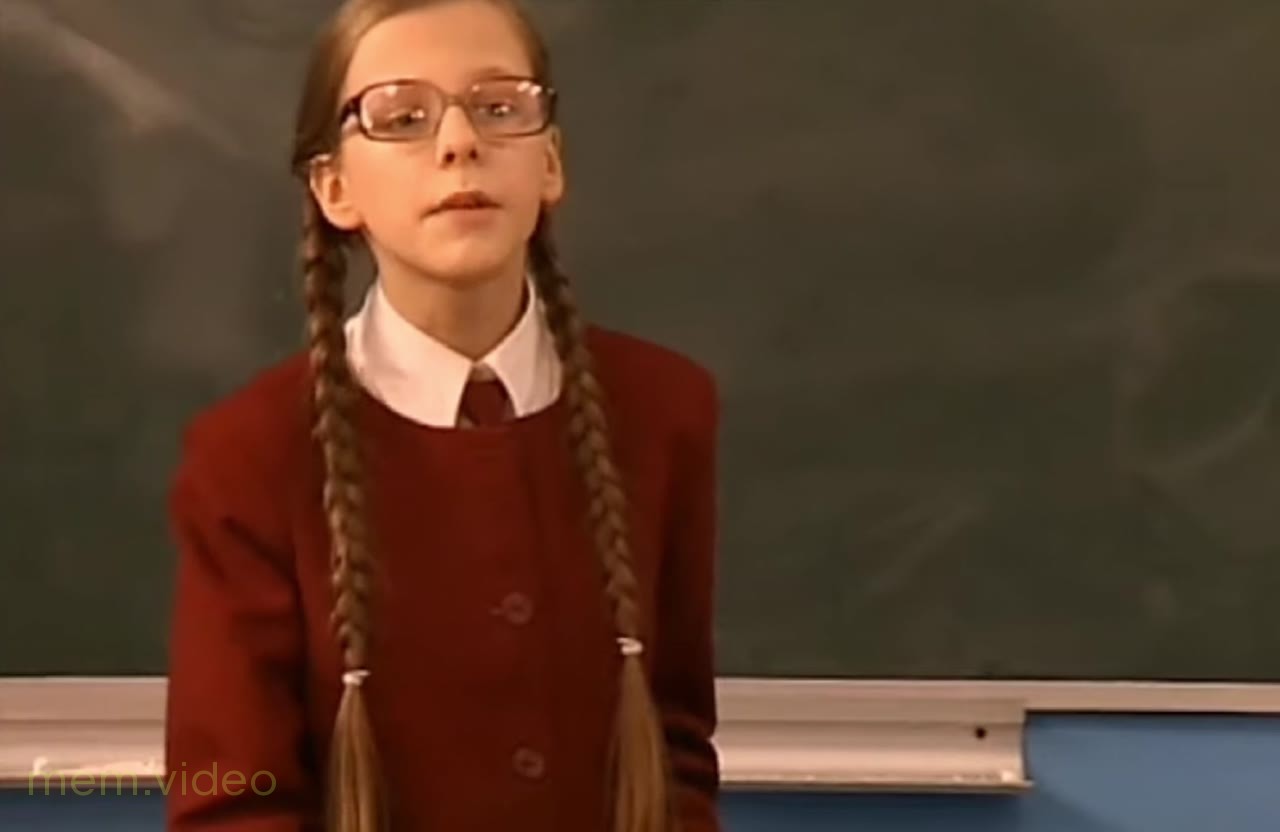 Кадр: «Тихо! Тихо!» — Галина Сергеевна из «Папиных дочек»