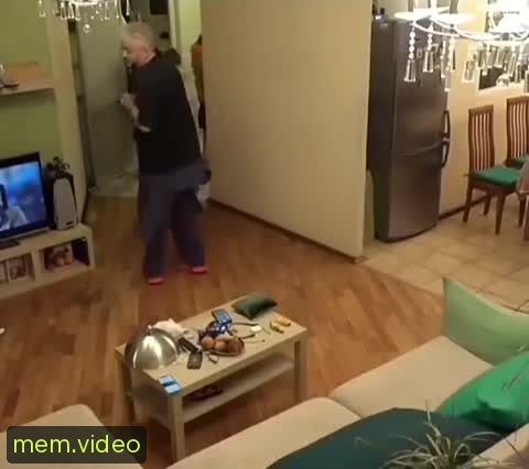 Кадр на 0:02