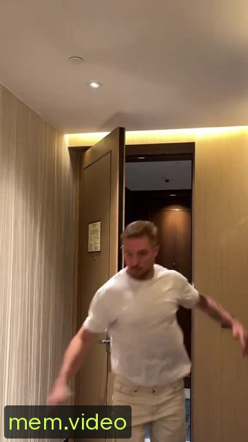 Кадр на 0:17