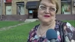 Кадр: «Он работает на трех работах, будет на пяти» — женщина в очках