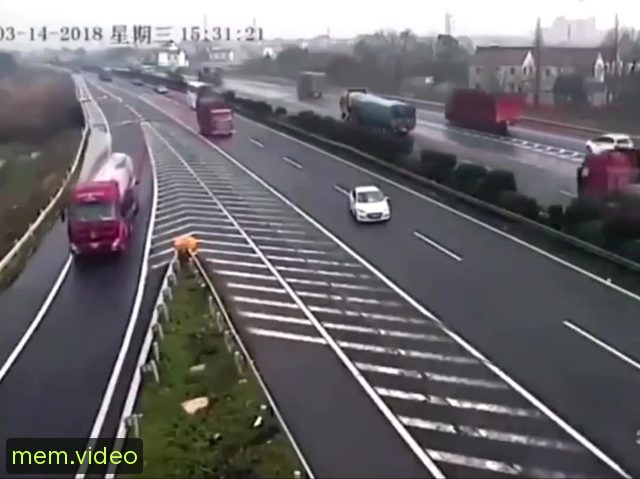 Кадр на 0:28