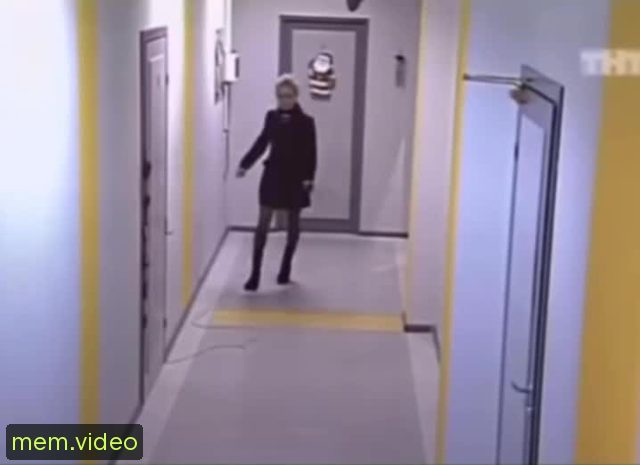 Кадр на 0:02