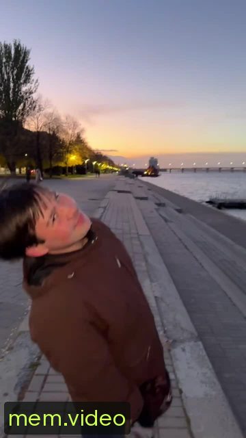 Кадр на 0:33