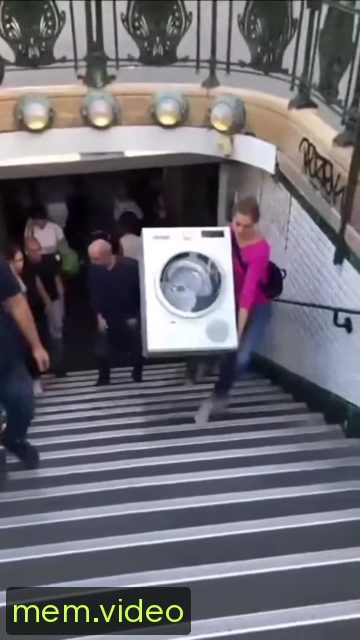 Кадр на 0:01