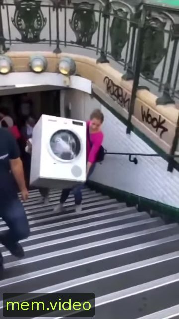 Кадр на 0:02