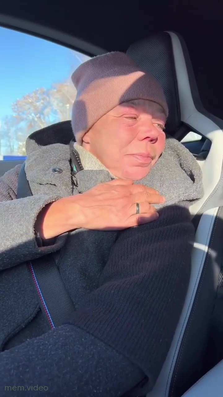 Кадр: «Такое ощущение, будто в сказку попала» — женщина в машине