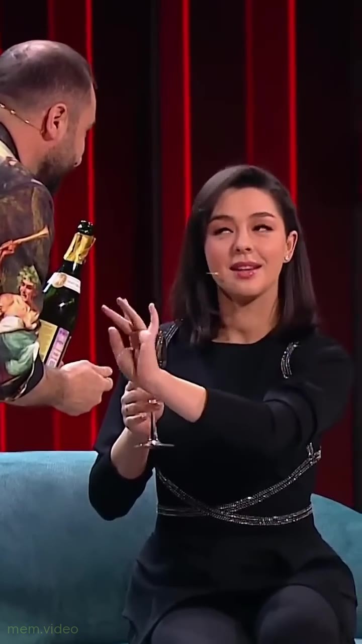 Кадр: Марина Кравец «я не такая» просит налить шампанского