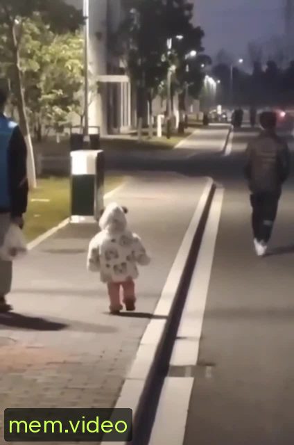 Кадр на 0:02