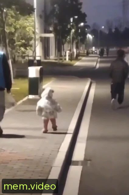 Кадр на 0:03