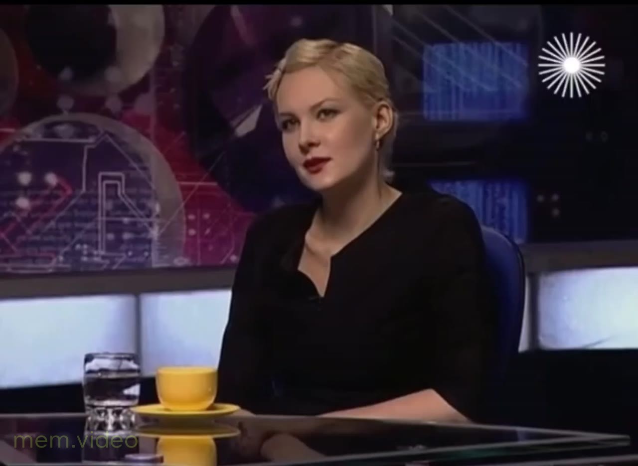 Кадр: Рената Литвинова: «Можно я пойду домой? У меня дела»