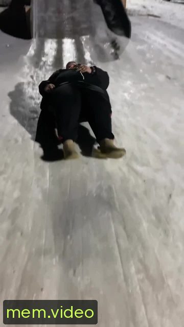 Кадр на 0:03