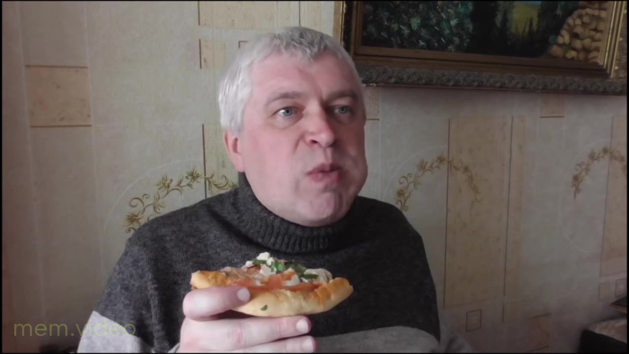 Кадр: Геннадий Горин ест пиццу и говорит «Да»