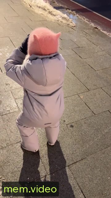 Кадр на 0:02