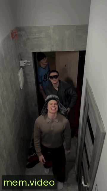 Кадр на 0:02