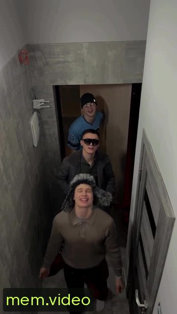 Кадр на 0:03
