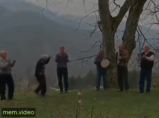 Кадр на 0:59