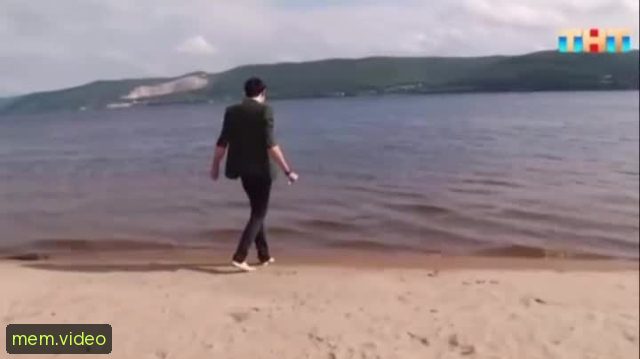 Кадр на 0:06