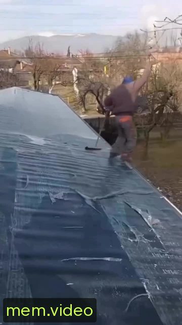 Кадр на 0:03