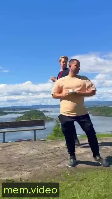 Кадр на 0:03