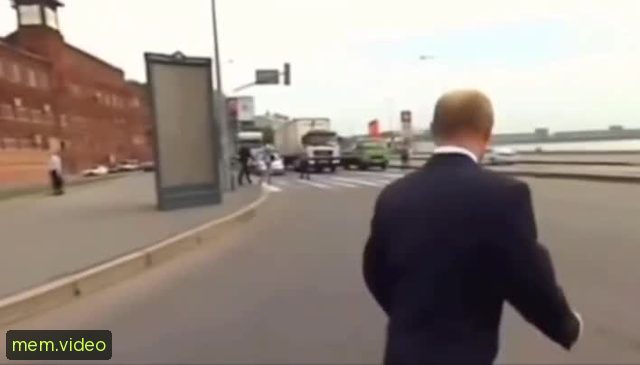 Кадр на 0:03