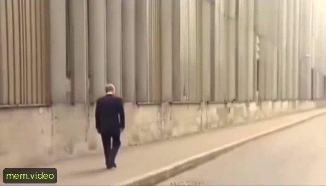 Кадр на 0:08