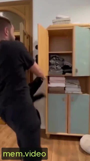 Кадр на 0:02