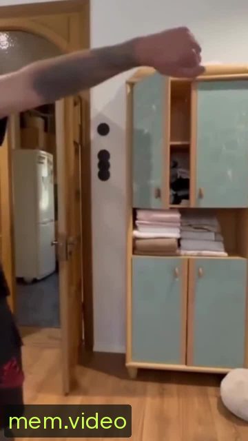 Кадр на 0:03
