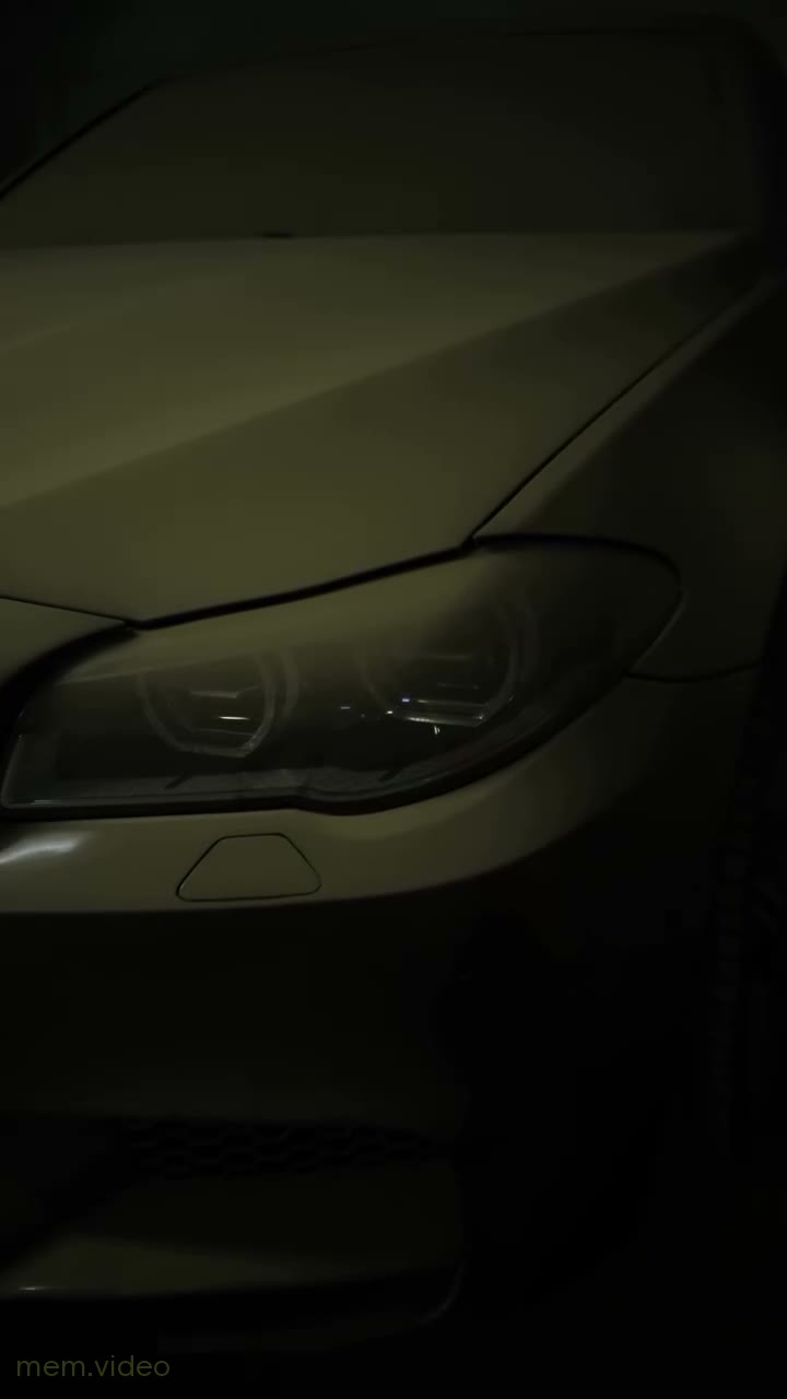 Кадр: Пыльная BMW на парковке под реплику «Звонил твой Георгий»