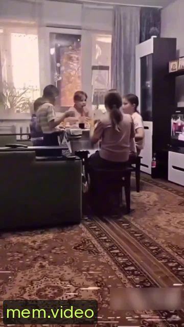 Кадр на 0:12