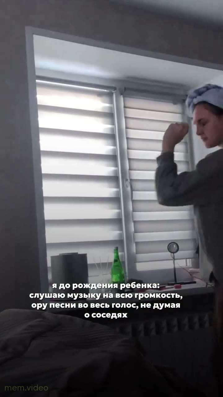 Кадр: Мужчина кричит «Участковый, участковый!» на улице