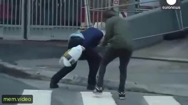 Кадр на 0:01