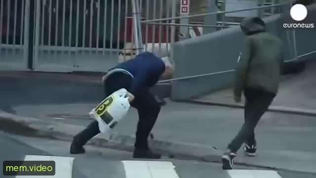 Кадр на 0:02