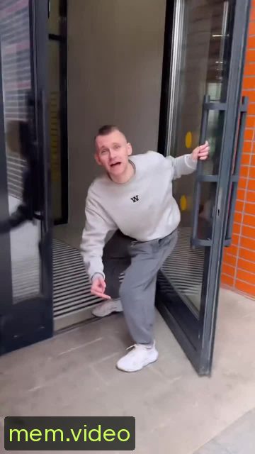 Кадр на 0:01