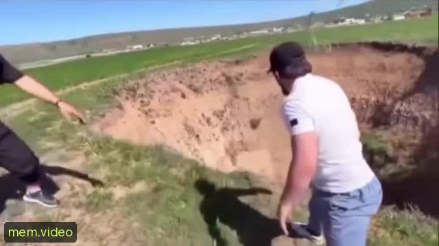 Кадр на 0:02