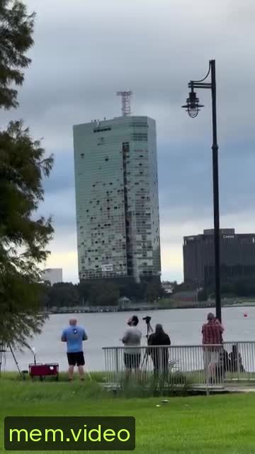 Кадр на 0:01
